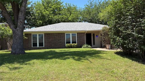 400 Indian Crest Dr, Saginaw, TX, 76179-1719 | Card Image