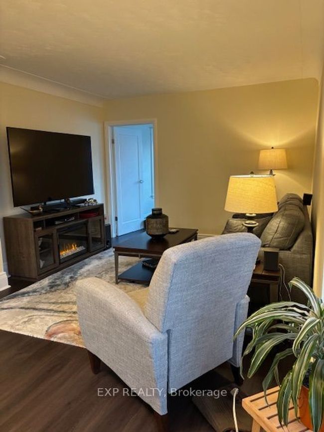 1 - 140 Ottawa St S, House other with 2 bedrooms, 1 bathrooms and 1 parking in Hamilton ON | Image 10