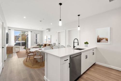 402-10 Somerset Ave, Winthrop, MA, 02152-2999 | Card Image