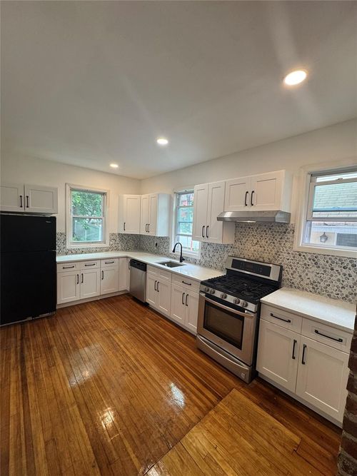 1-223 Treadwell Ave, Staten Island, NY, 10302-1651 | Card Image