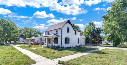 304 S Willow St, Douglass, KS, 67039-8795 | Card Image