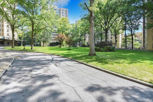 16c-4 Fordham Hill Oval, Bronx, NY, 10468-4734 | Card Image
