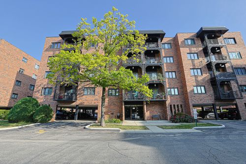 unit-505-9356 Landings Ln, Des Plaines, IL, 60016-5239 | Card Image