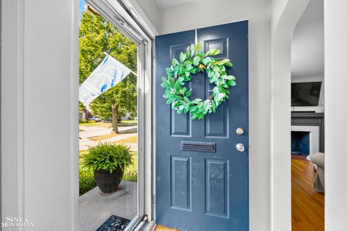 1538 Anita Ave, Grosse Pointe Woods, MI, 48236-1421 | Card Image
