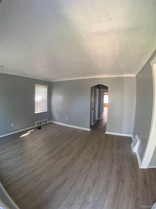 9939 Prest St, Detroit, MI, 48227-2039 | Card Image