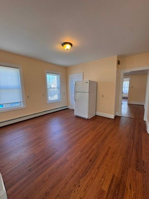 1-31 Potter St, Pawtucket, RI, 02860-4233 | Card Image