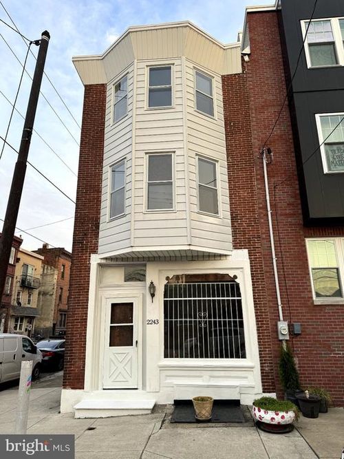 2243 Emerald St, PHILADELPHIA, PA, 19125-1538 | Card Image