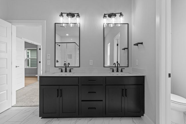 Owner's Bathroom | Image 8