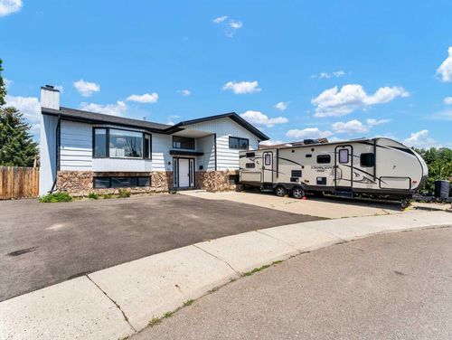 16 Iris Crt Se, Medicine Hat, AB, T1B2S1 | Card Image