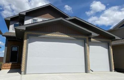 11342 107 Avenue, Home with 3 bedrooms, 2 bathrooms and 6 parking in Grande Prairie AB | Card Image