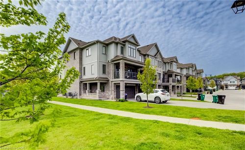 7b-115 S Creek Dr, Kitchener, ON, N2P0H2 | Card Image