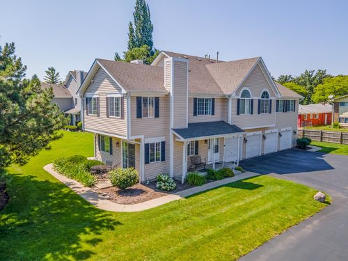 677 Silver Creek Drive, Woodstock, IL, 60098 | Card Image
