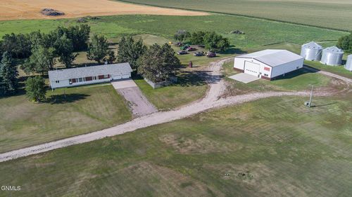 8155 34th Ave Se, Wishek, ND, 58495-9627 | Card Image