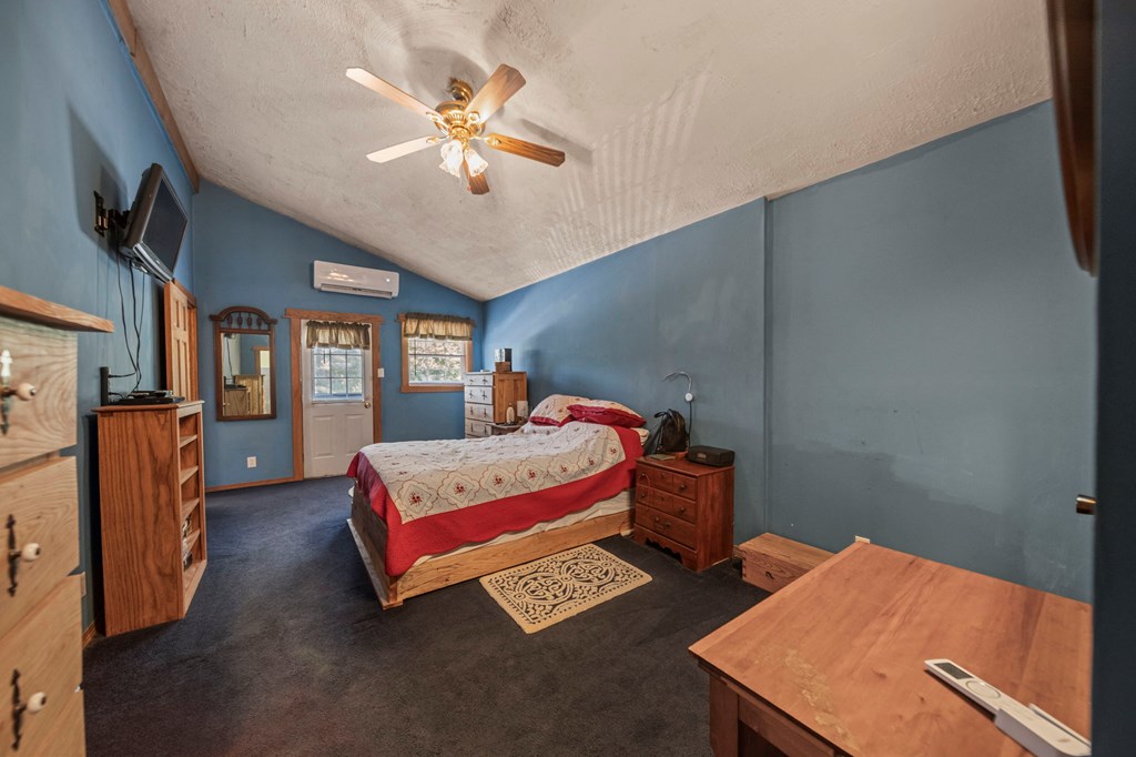Residential in Oak Hill 4