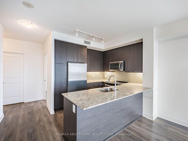 704 - 4633 Glen Erin Dr, Condo with 2 bedrooms, 2 bathrooms and null parking in Mississauga ON | Image 15