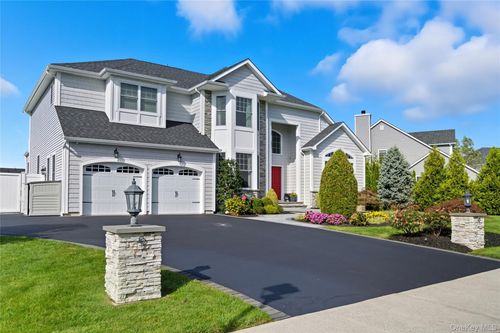9 Fieldstone Ct, Greenlawn, NY, 11740-1800 | Card Image