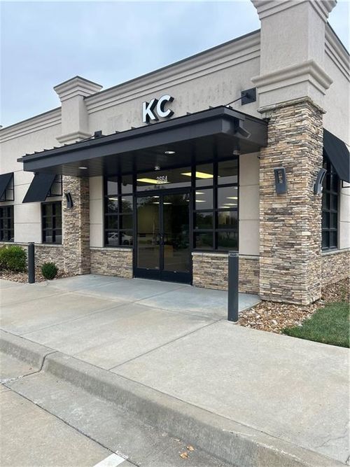 3664 Ne Ralph Powell Rd, Lee's Summit, MO, 64064-2357 | Card Image