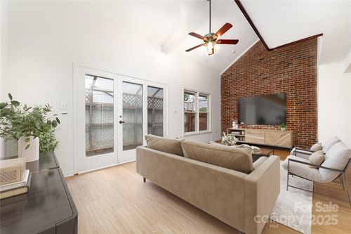 606 N Graham St, Charlotte, NC, 28202-1440 | Card Image