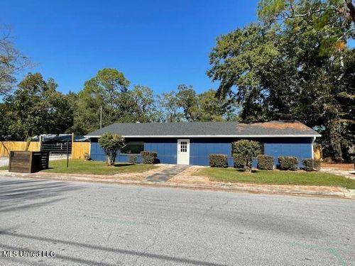 1307 Communy Ave, Pascagoula, MS, 39567-5603 | Card Image