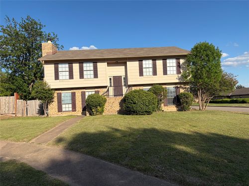 7302 Elderberry Cir, Dallas, TX, 75249-1040 | Card Image