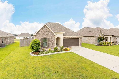 23249 Berry View Dr, Denham Springs, LA, 70726-2327 | Card Image