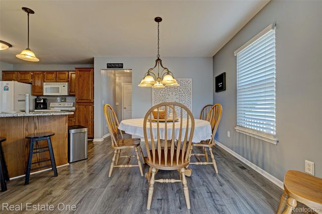 Eat in kitchen | Image 22