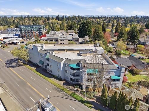 8320 Lake City Way Ne, Seattle, WA, 98115 | Card Image