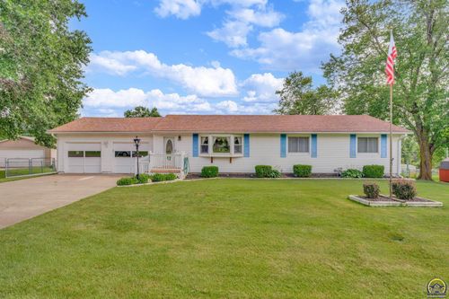 533 Ne Monhollon Dr, Topeka, KS, 66617 | Card Image