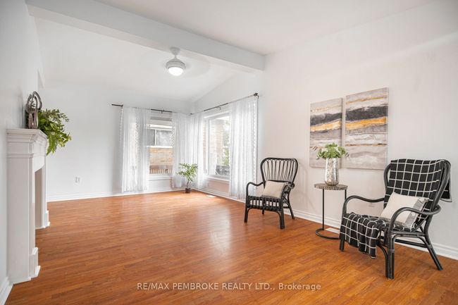 84 Frontenac Cres, House other with 5 bedrooms, 3 bathrooms and 4 parking in Deep River ON | Image 4