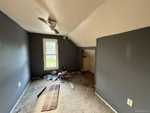 2037 Blades Ave, Flint, MI, 48503-4211 | Card Image