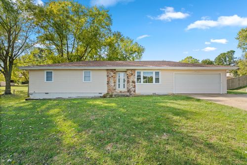 805 N 12th St, Ozark, MO, 65721-9207 | Card Image