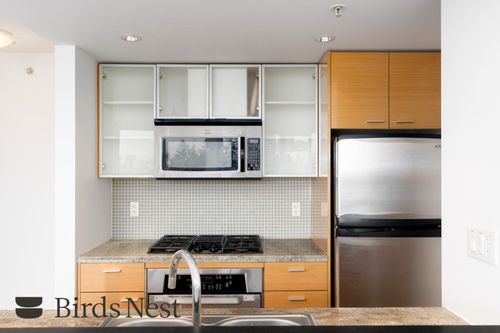 701-33 Smithe St, Vancouver, BC, V6B0B5 | Card Image