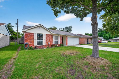 603 Littlewood St, Baytown, TX, 77521-4402 | Card Image
