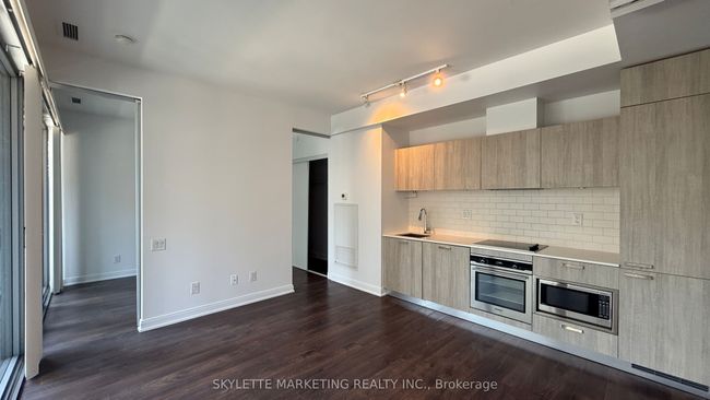 612 - 50 Charles St E, Condo with 2 bedrooms, 1 bathrooms and null parking in Toronto ON | Image 11