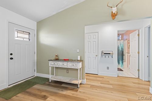 2082 Friar Tuck Cir, Adrian, MI, 49221-2754 | Card Image