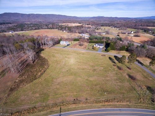 4 Laurelwood Rd, State Road, NC, 28676 | Card Image