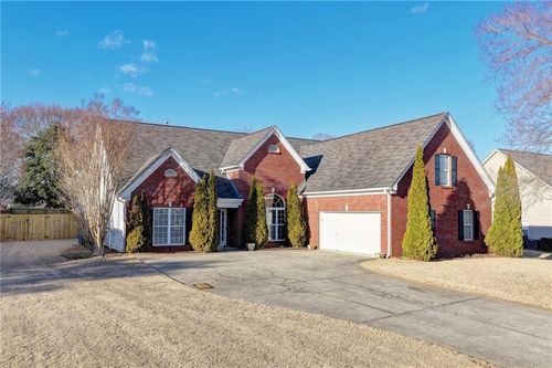 8415 Meadowgrove Ln, Gainesville, GA, 30506-4833 | Card Image