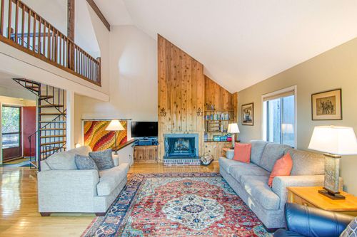 10f-105 Williams Ln, Quechee, VT, 05059-3005 | Card Image