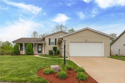 704 Black Bear Run, Lagrange, OH, 44050-8800 | Card Image