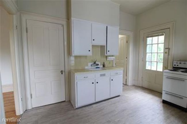 834 Huron St, Home with 0 bedrooms, 0 bathrooms and 5 parking in Ann Arbor MI | Image 5