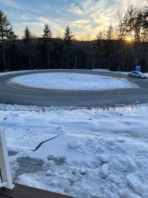 25 Newbury Road, Pelham, NH, 03076 | Card Image