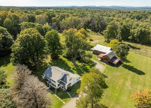 201 Masten Rd, Pleasant Valley, NY, 12569-7327 | Card Image