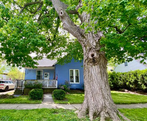 105 E Wait St, Cerro Gordo, IL, 61818-4110 | Card Image