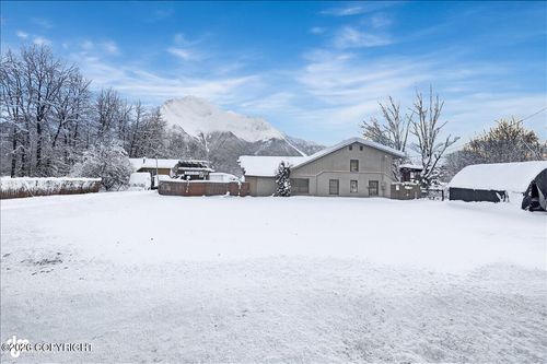 4520 S Bodenburg Loop, Palmer, AK, 99645-8549 | Card Image