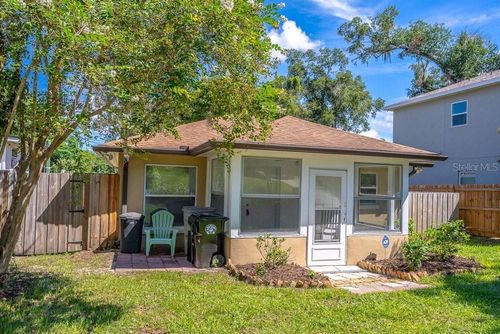 617 E 1st St, Apopka, FL, 32703-4404 | Card Image