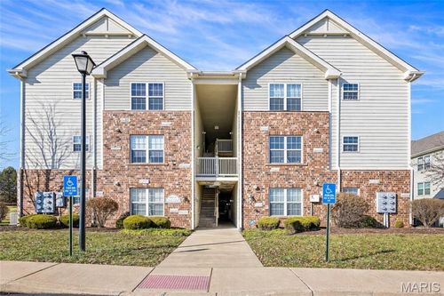 1233 Piedmont Cir, Saint Peters, MO, 63304-5605 | Card Image