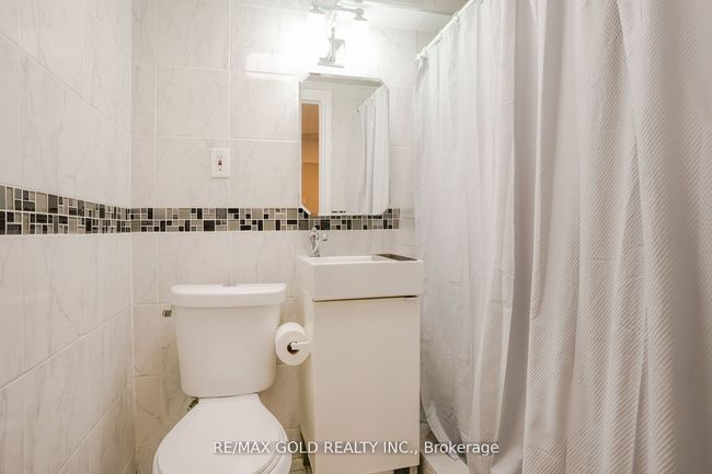 9 Havendale Crt, House attached with 4 bedrooms, 2 bathrooms and 5 parking in Brampton ON | Image 33