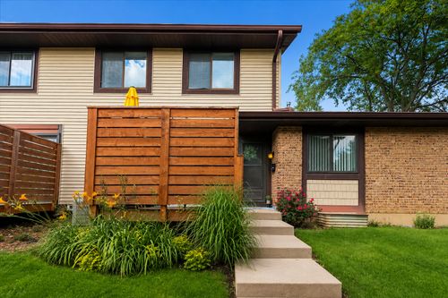 30-8314 Portsmouth Dr, Darien, IL, 60561-8517 | Card Image