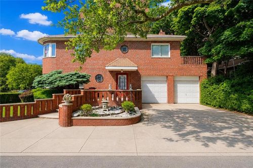 1 Bay Ridge Parkway, Brooklyn, NY, 11209 | Card Image