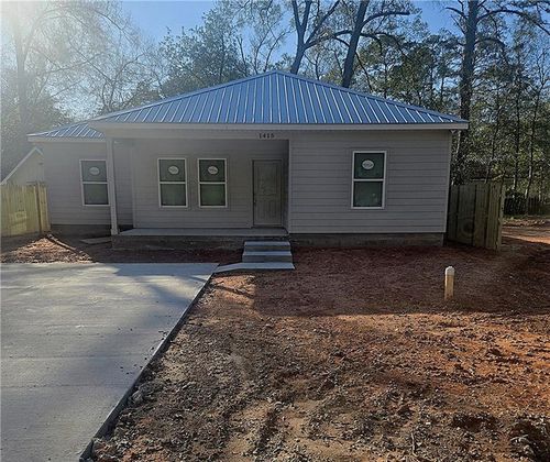 1415 N Hosmer St, Covington, LA, 70433-1735 | Card Image